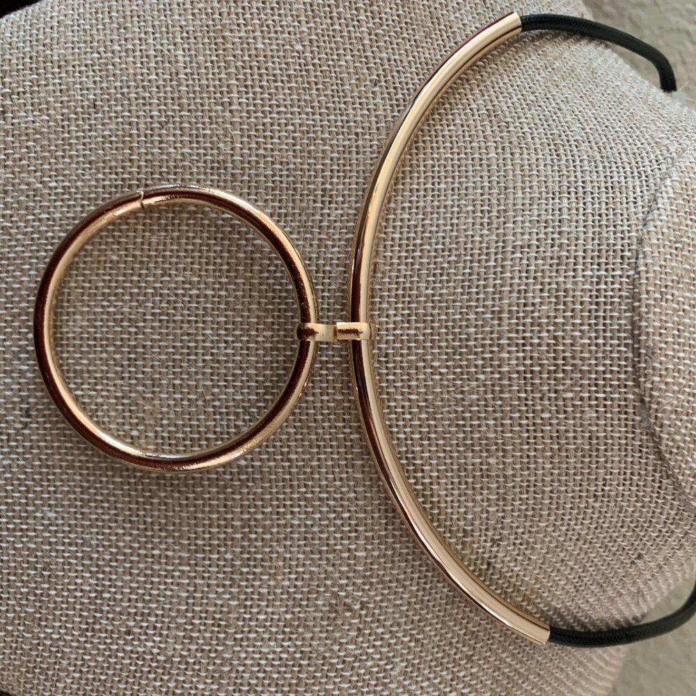 NECKLACE - Picture 2 of 3